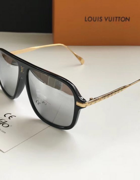 Authentic Louis Vuitton Sunglasses (barely Used) for Sale in Long Beach, CA  - OfferUp