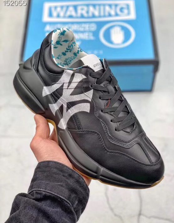 gucci black vintage rhyton sneakers
