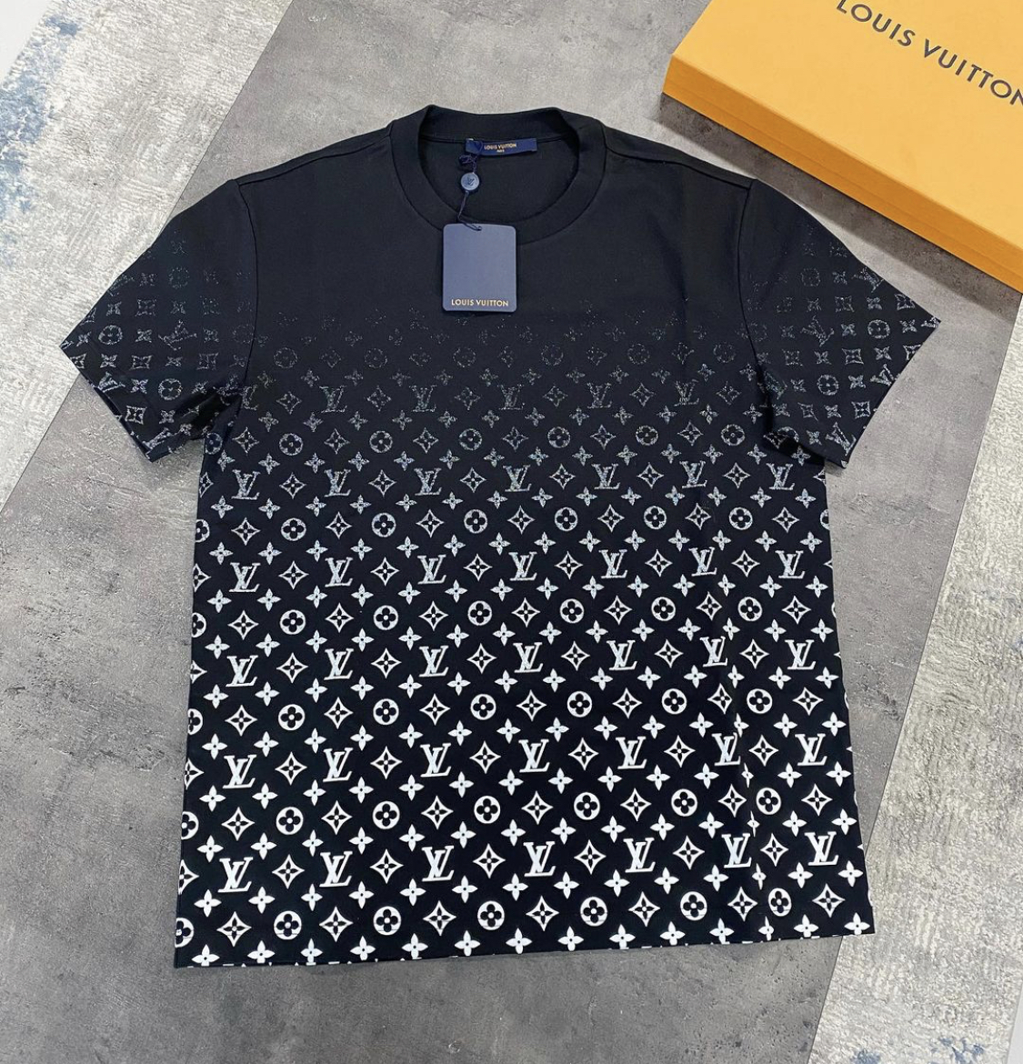 Louis Vuitton Monogram Gradient Black T-shirt – billionairemart