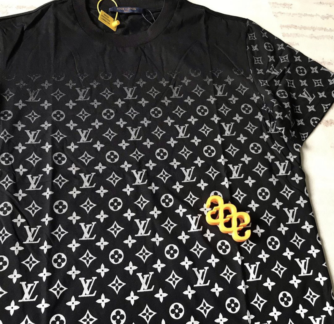 Louis Vuitton Monogram Gradient Black T-shirt – billionairemart
