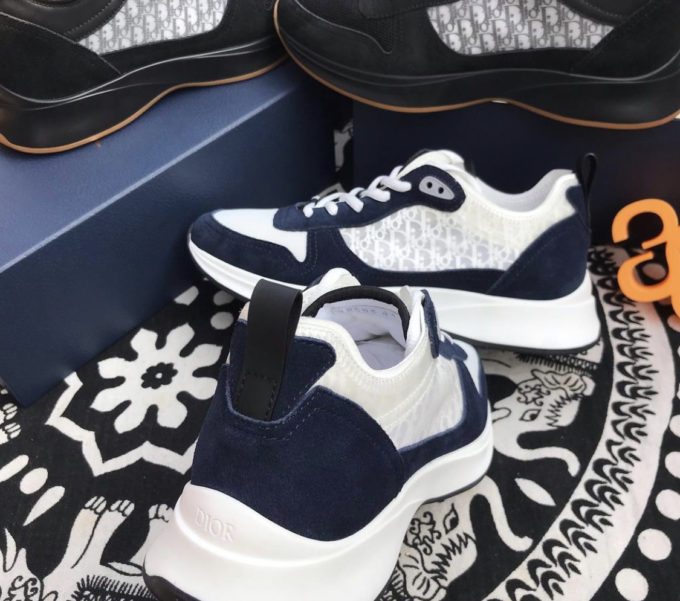 Dior B25 RUNNER SNEAKER White Dior Oblique Canvas And Navy Blue Suede ...