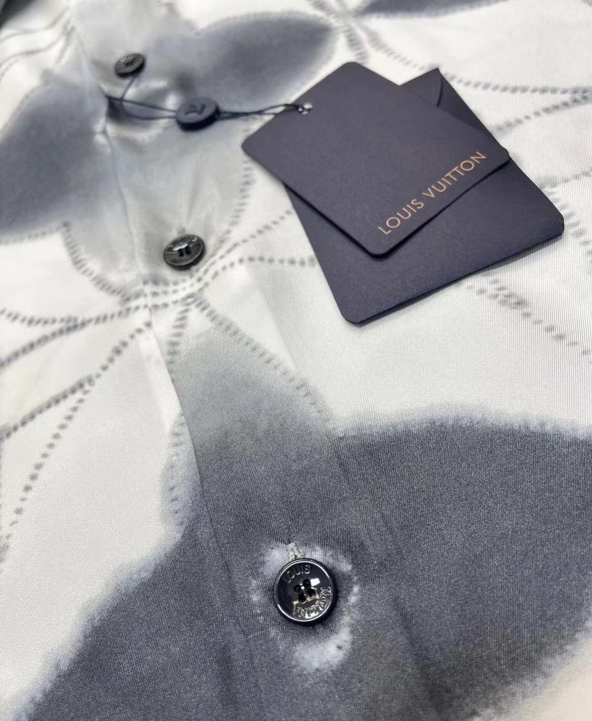 Louis Vuitton Multi Buttonholes Short-Sleeved Pyjama Shirt ...